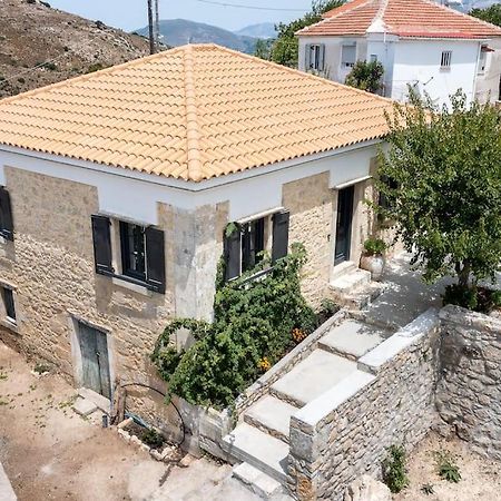 Villa Aiolia Kondoyenadha Bagian luar foto