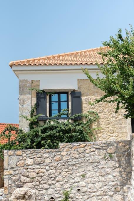 Villa Aiolia Kondoyenadha Bagian luar foto