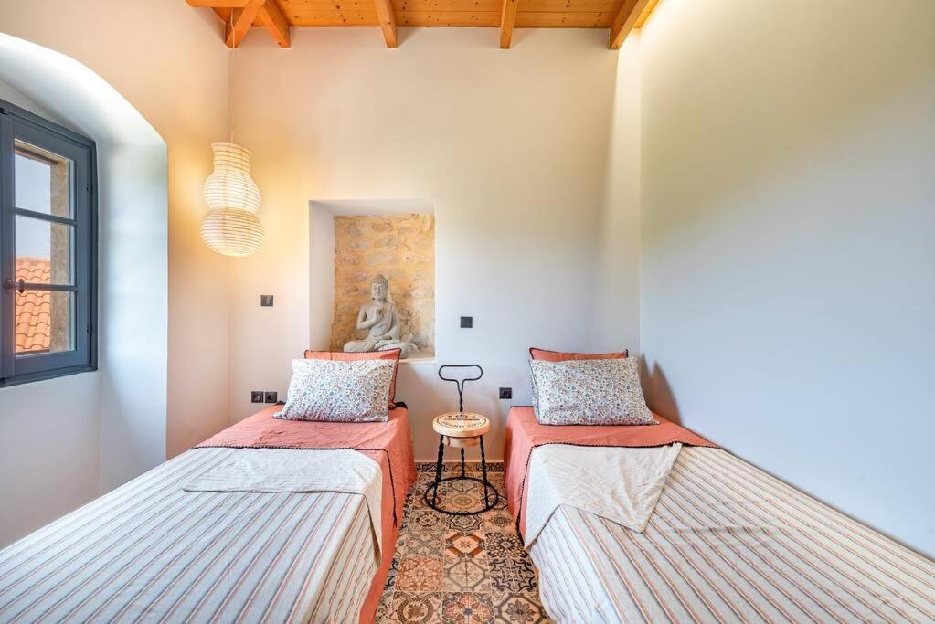 Villa Aiolia Kondoyenadha Bagian luar foto