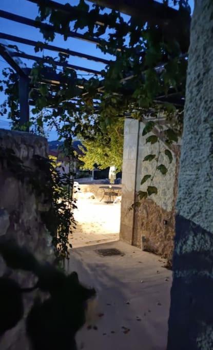 Villa Aiolia Kondoyenadha Bagian luar foto